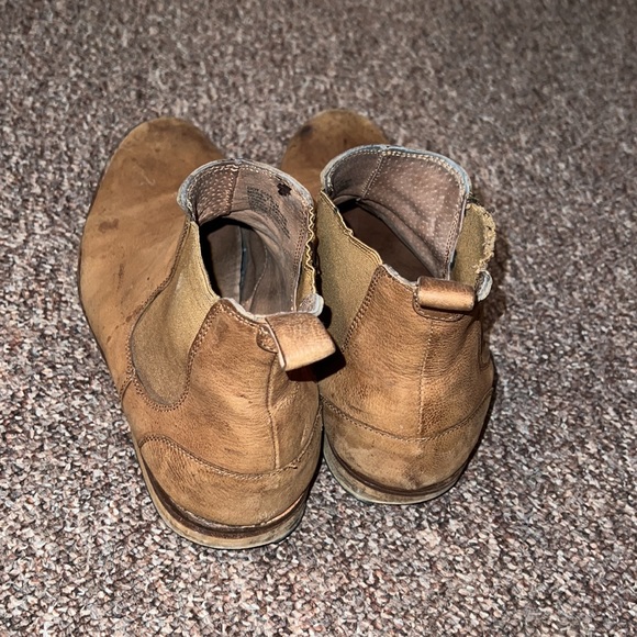 Chelsea Boots - Picture 2 of 5